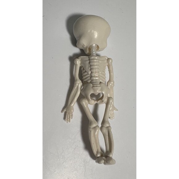 Monster High Draculaura Ghouls Rule Pet Skeleton 3" - Picture 2 of 3